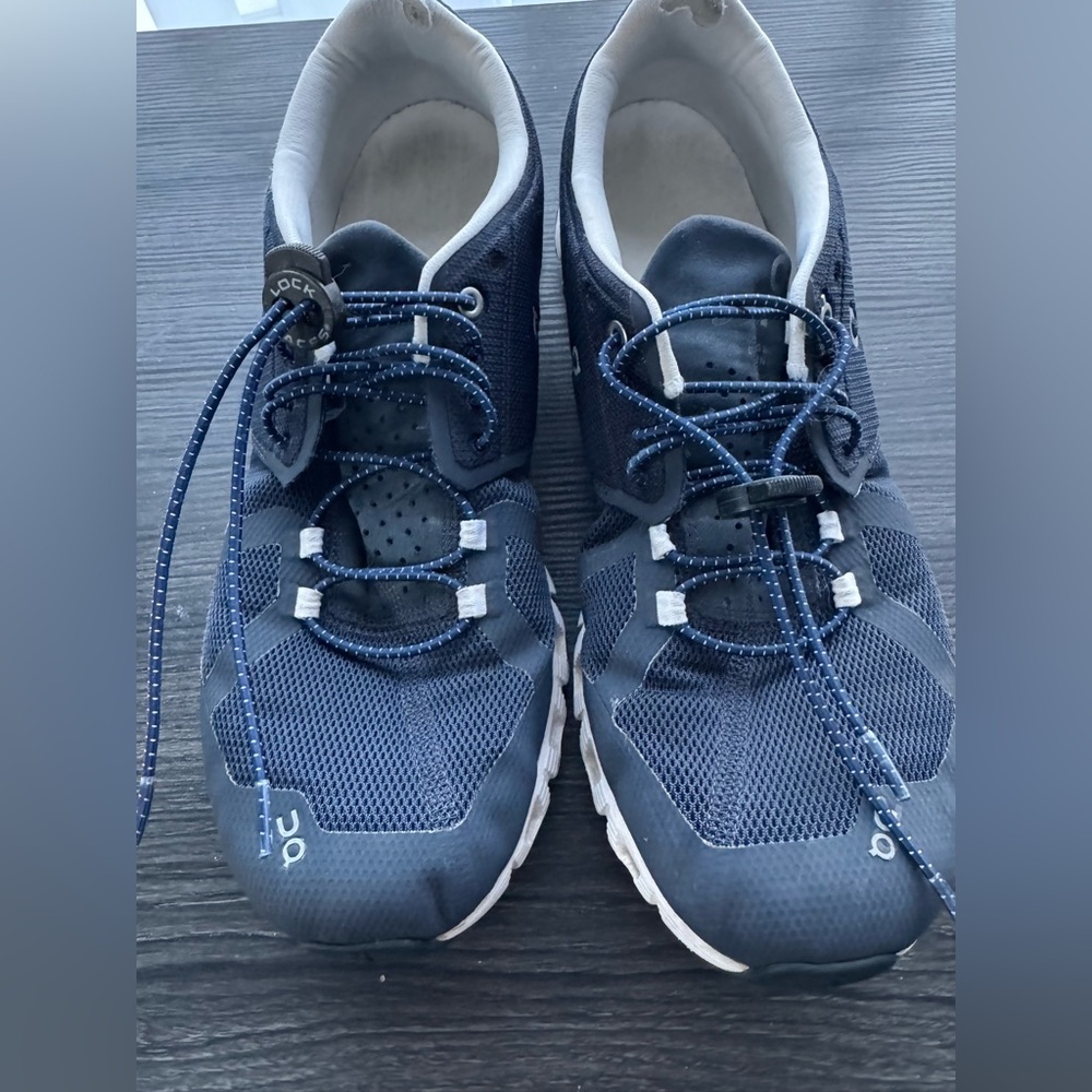 On Cloud 5 Running Shoes Mens Size 10,5 Navy Blue White Athletic Gym Sneakers - Picture 2 of 9